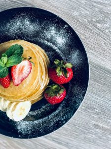 pancakes, dessert, strawberries